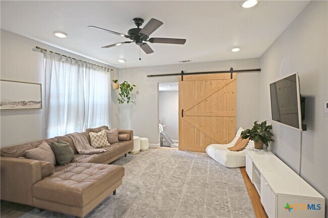 Photo - 315 Winburn Ave