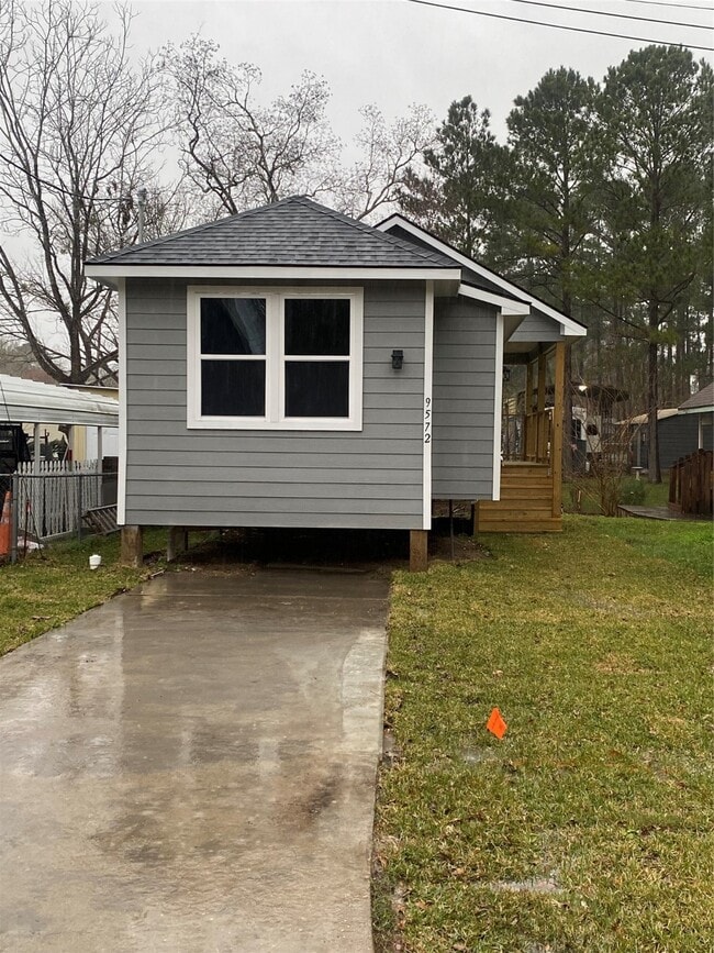 Photo - 9572 Darkwood St