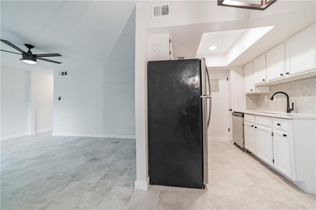 Photo - 2600 Penny Ln Unit 118