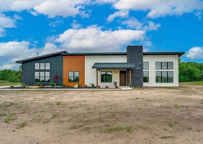 Building Photo - 17466 County Rd 3539