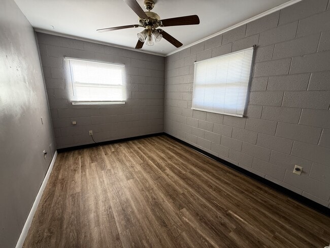 Photo - 322 W Mathews Ave
