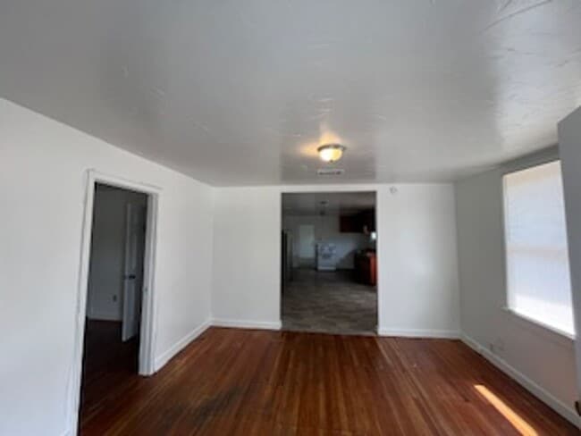 Photo - Biloxi 3 Bedroom