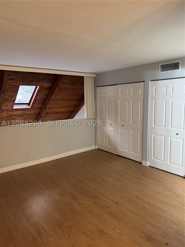 25 Deer Creek Rd