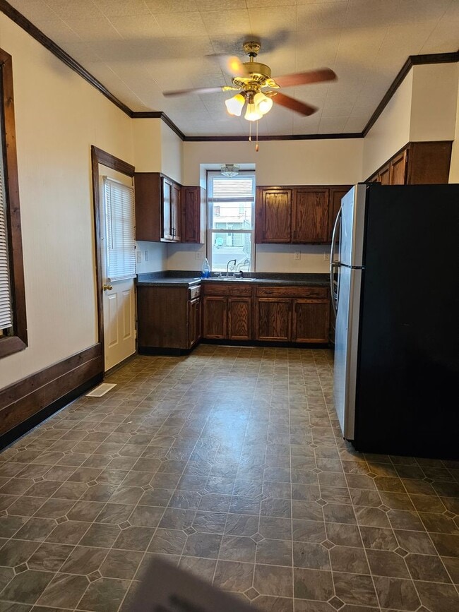 835 W Princess St