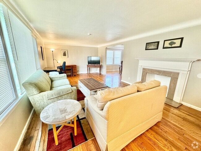 Building Photo - 3698 Washington Blvd Rental