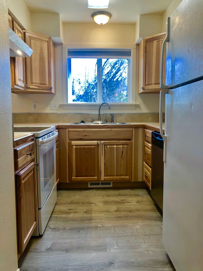 Photo - 589 Van Wey Cir Unit B