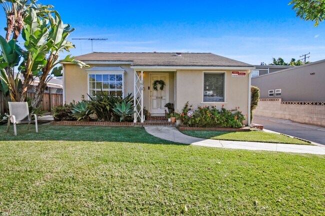 Photo - 1018 Grant St in Santa Monica - only 10 bl...