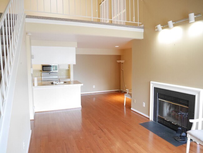 Photo - Beautiful 2 Bedroom Condo with a Loft- PRIME LOCATION!!