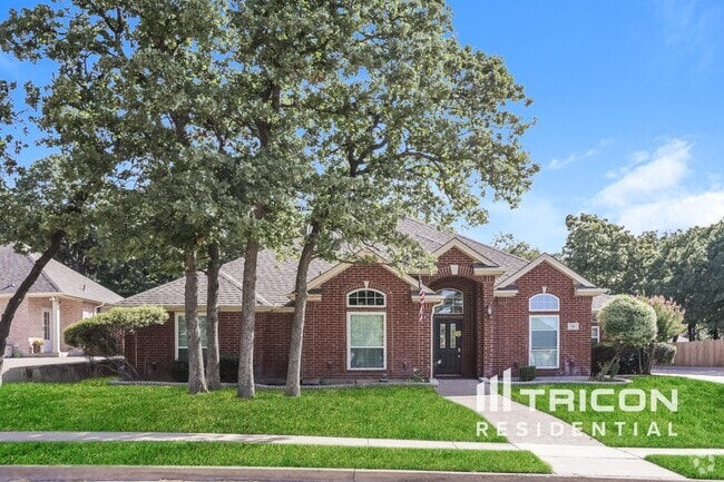 Building Photo - 716 Lakeview Dr Rental