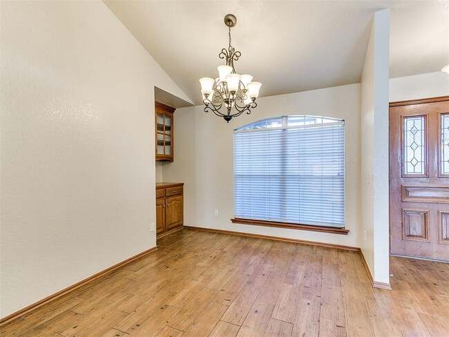 Photo - 4100 Kent St