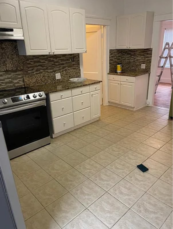 Building Photo - 38 S Lenox St Rental