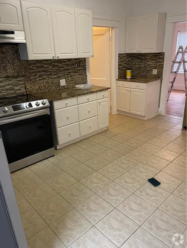 Building Photo - 38 S Lenox St Rental
