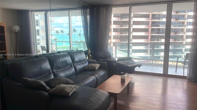 Photo - 5161 Collins Ave Unit 603