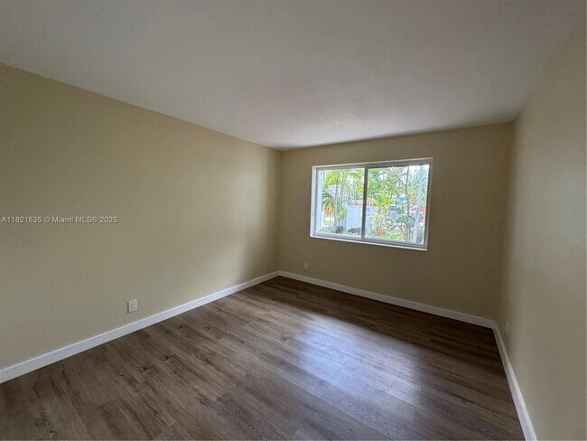 Photo - 707 S 19th Ave Unit 2