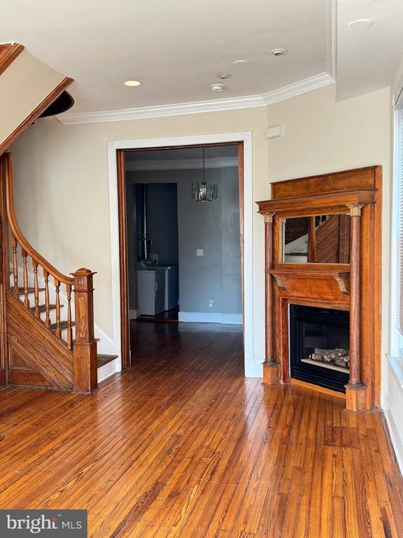 Photo - 15 Seaton Pl NW