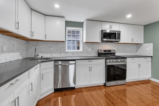 Photo - 11 Brett St Unit 2