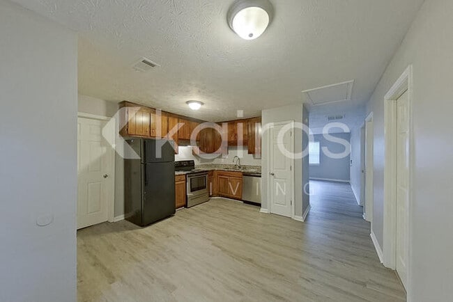 Photo - 225 Big Oak Cir