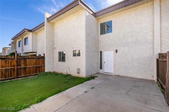 Photo - 764 Lawrence Dr