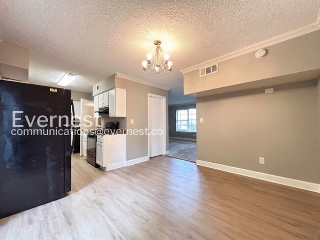 Photo - 396 Promenade Ct