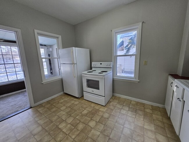 Photo - 209 Maple St