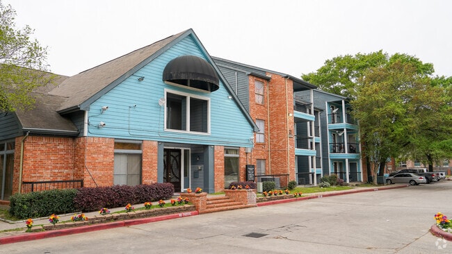 Building Photo - Canfield Lakes Rental
