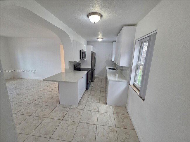 10500 SW 30th St