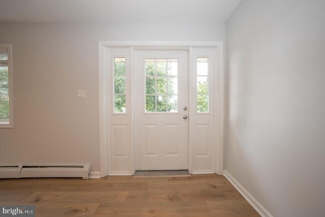 Photo - 200 Pennsylvania Ave