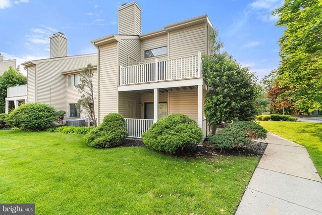 Building Photo - 1512 Roberts Way