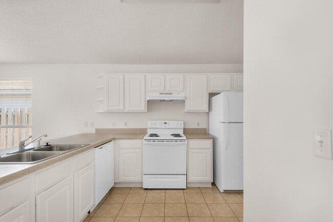 Photo - 26 2nd St
