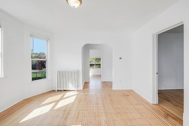 Photo - 2124 Fremont Ave N Unit 2