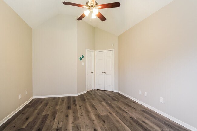 Photo - 6615 Bluebottle Ln