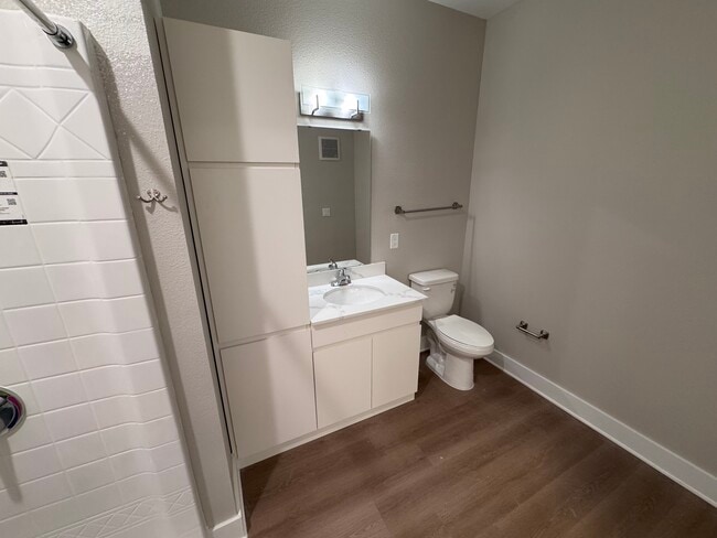 Baño - Burlington Post II