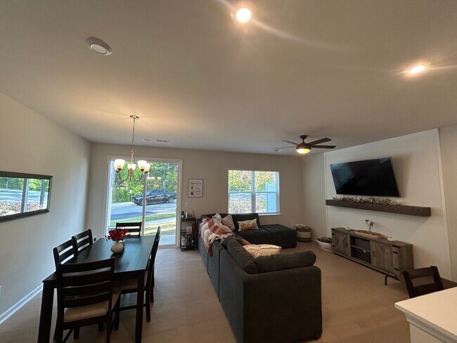 Photo - 6021 Caprera Way