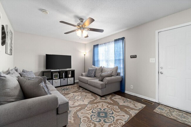 Photo - 524 Gainey Dr