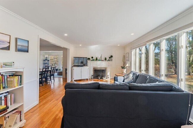 Photo - 98 Hargraves Dr