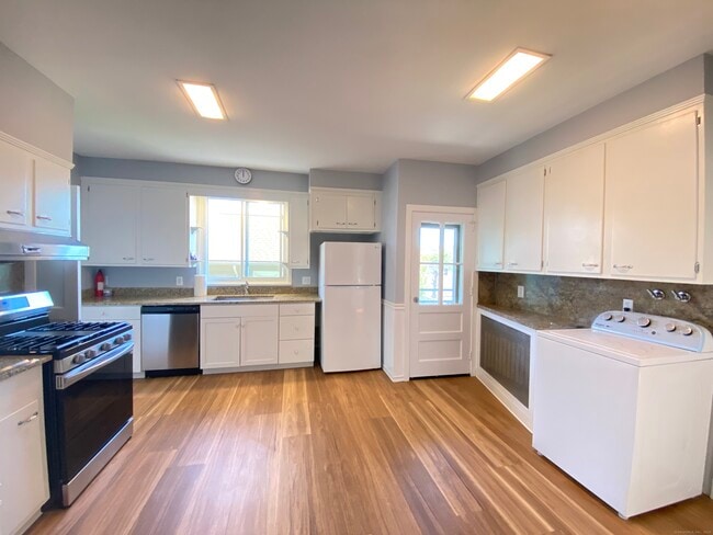 Photo - 171 Albert St Unit 2nd Floor