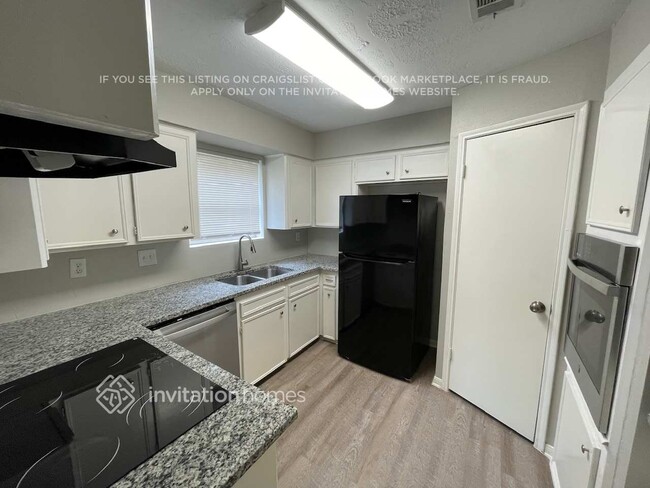 Photo - 16519 Cairngorm Dr