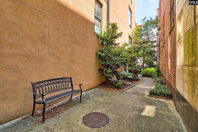 Photo - 1520 Main St