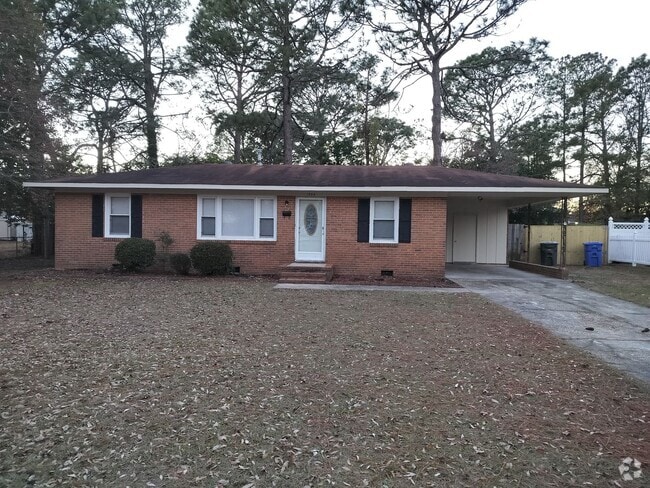 Building Photo - Roxie is Rocking Rental