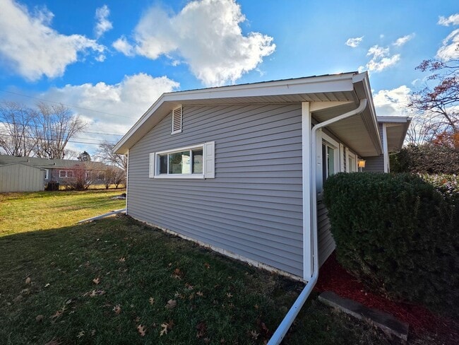 Photo - 4 bedroom Rental in Bettendorf
