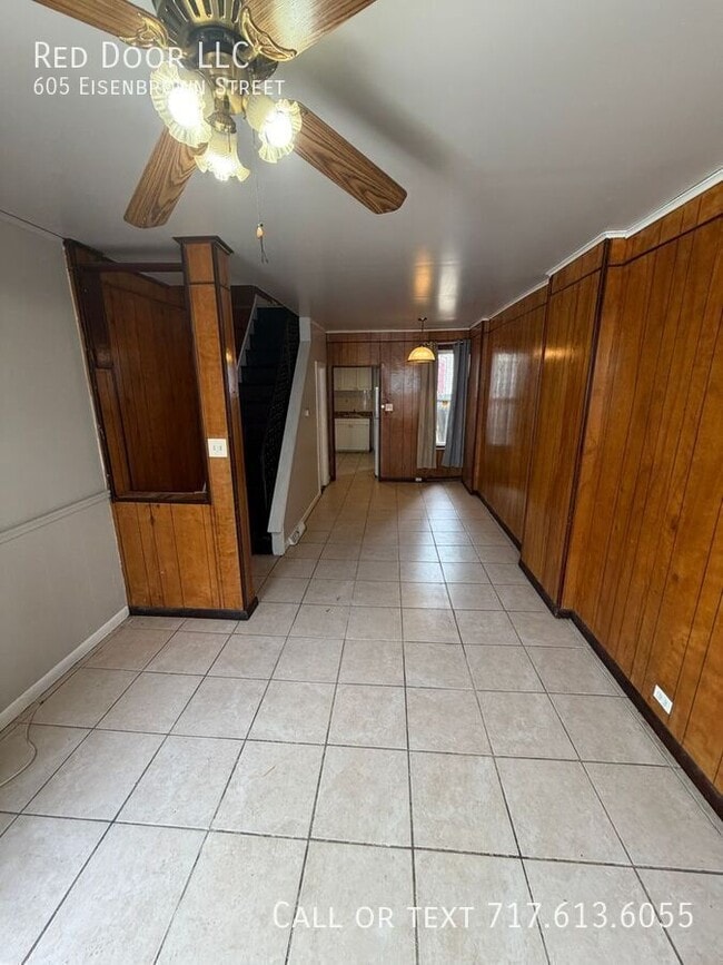 Photo - 605 Eisenbrown St