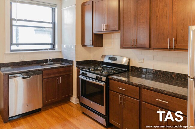 Photo - 1948 W Wilson Ave Unit 2