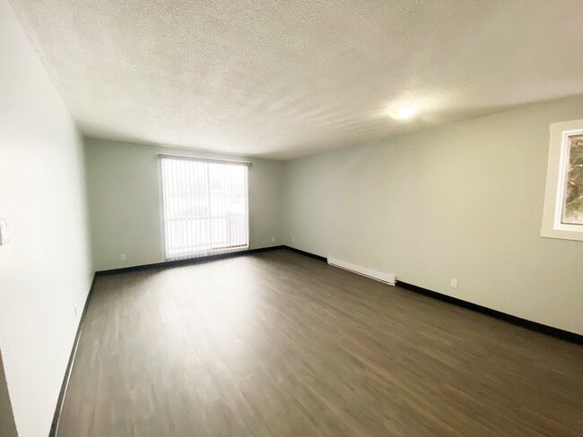 1977 Redwood St Unit 102