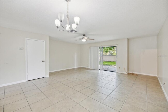 2748 Candlewood Ct