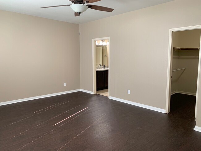 Photo - 1010 Messina Ln