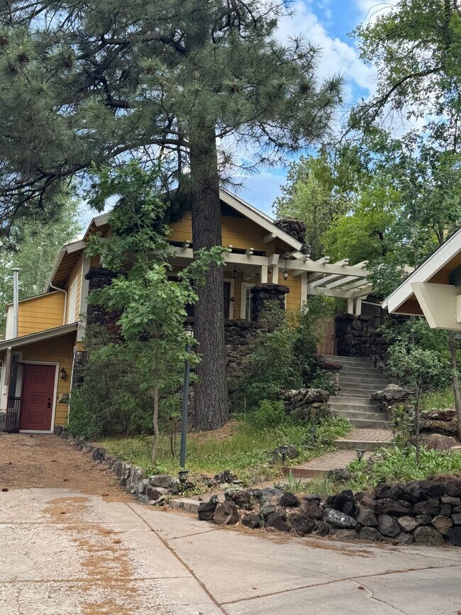 Photo - 907 W Summit Ave Unit (528) Studio