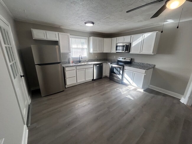 Photo - 803 Center St House