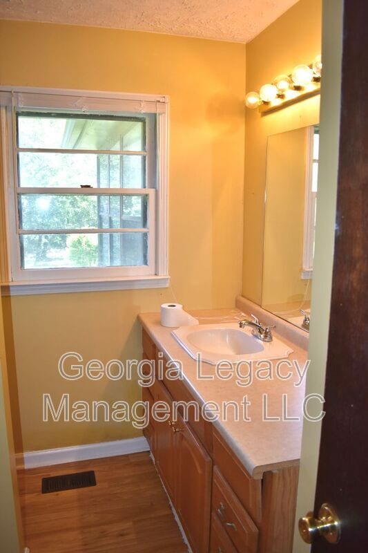 Photo - 148 Upson Cir