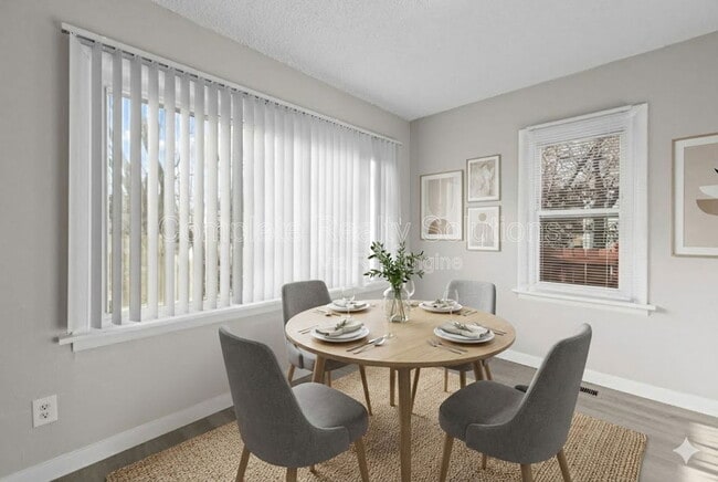 Photo - 2056 Coleridge Dr