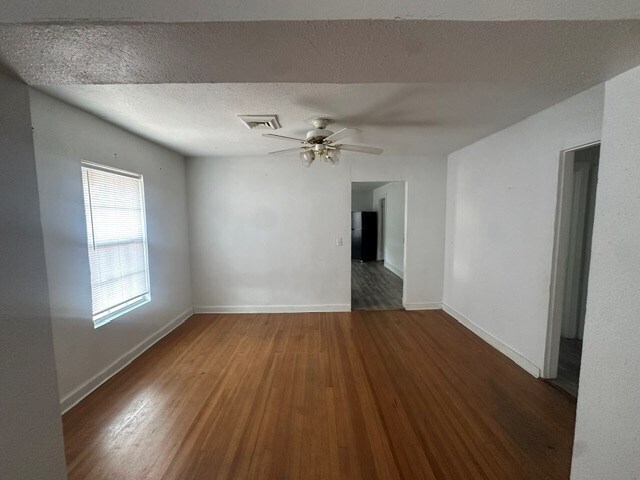 1322 N Lincoln Ave